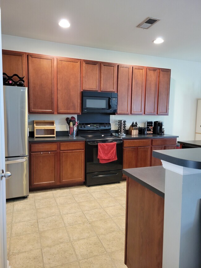 Cocina - 204 Silk Oak Dr