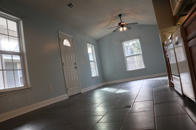 Foto del edificio - 14 Laurel Leaf Ln