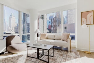 Building Photo - 450 W 42nd St Building Photo - 450 W 42nd St