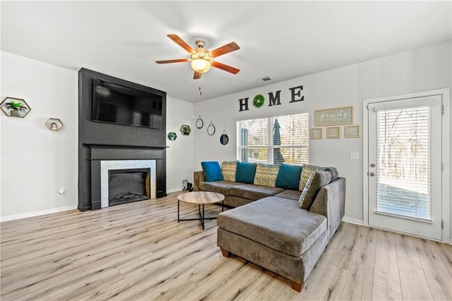 Building Photo - 7492 Knoll Hollow Rd