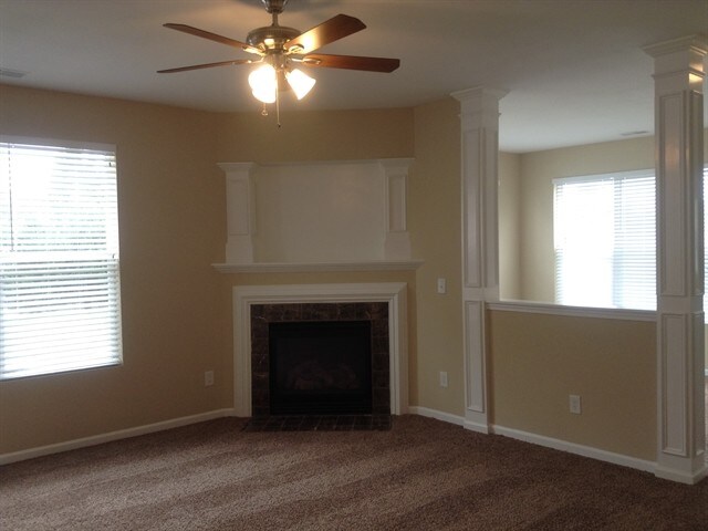 Foto del edificio - 14030 Millers Creek Lane