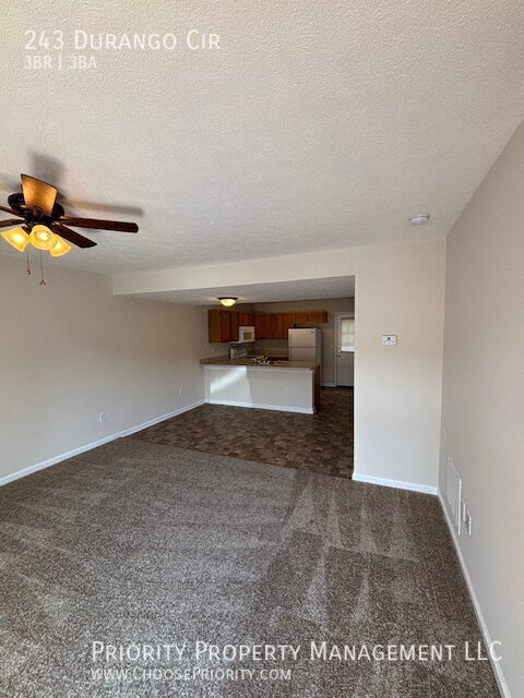 Foto del edificio - 243 Durango Cir