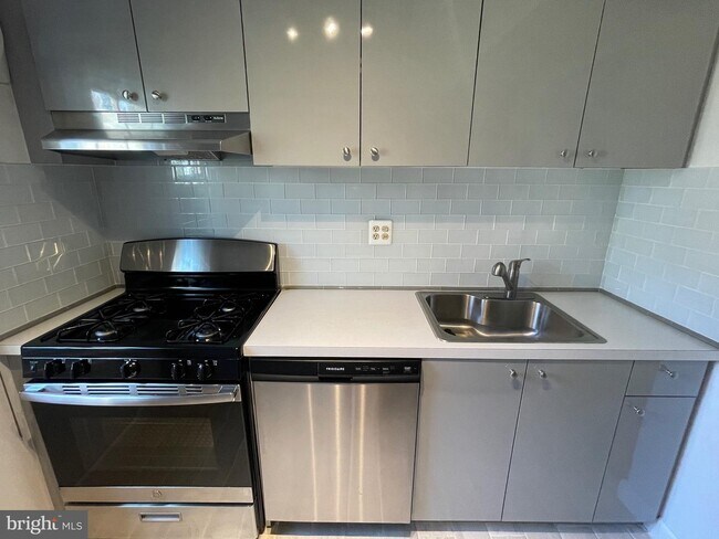 Foto del edificio - 9493 Fairfax Blvd