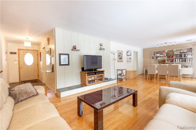 Foto del edificio - 30700 Kirk Ln