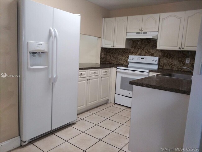 Foto del edificio - 7510 SW 152nd Ave