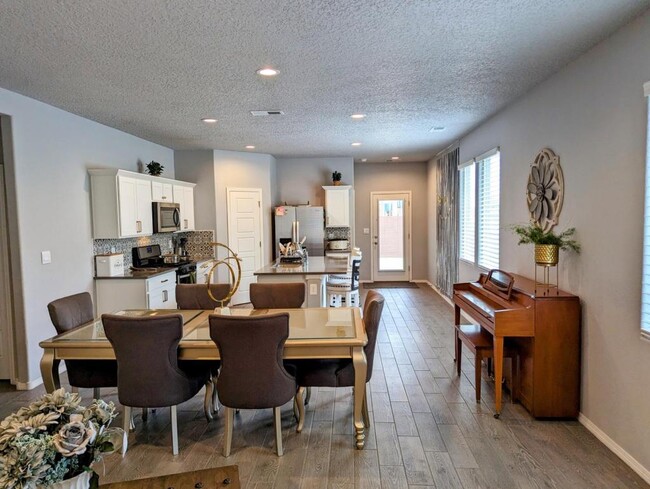 Foto del edificio - 10645 Aspiration Ln SW