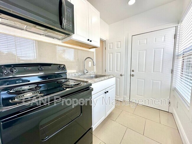 Foto del edificio - 503 N Ridgewood Ave
