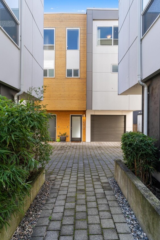 Photo - 1517 NW 64th St (Seattle, WA)