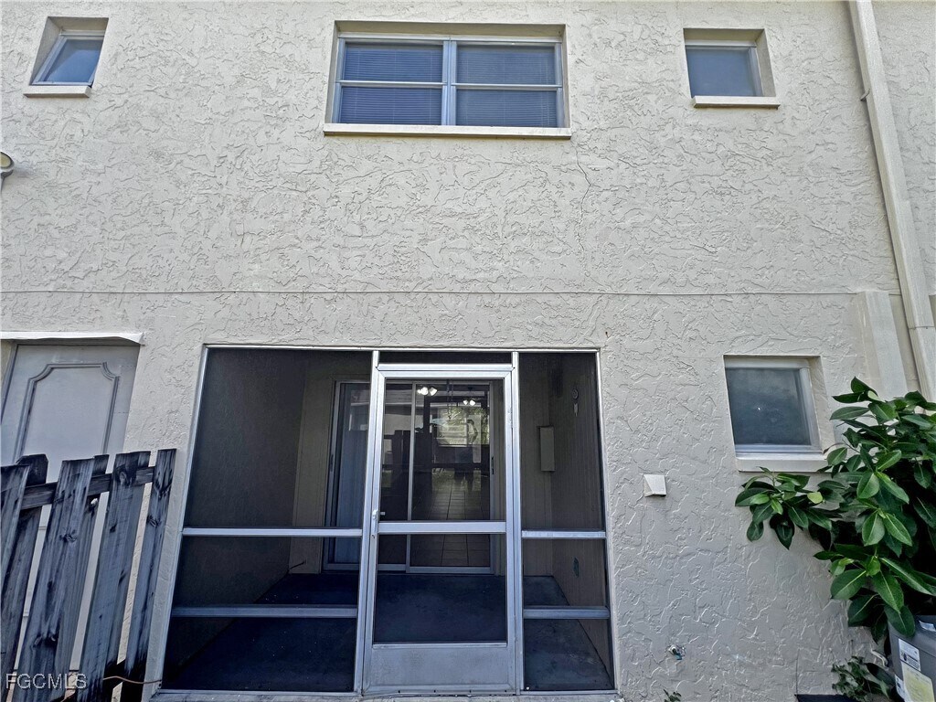 Foto del edificio - 6635 Warwick Cir