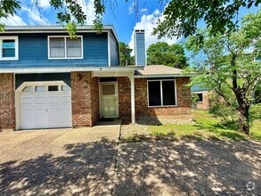 Building Photo - 3900 Knollwood Dr