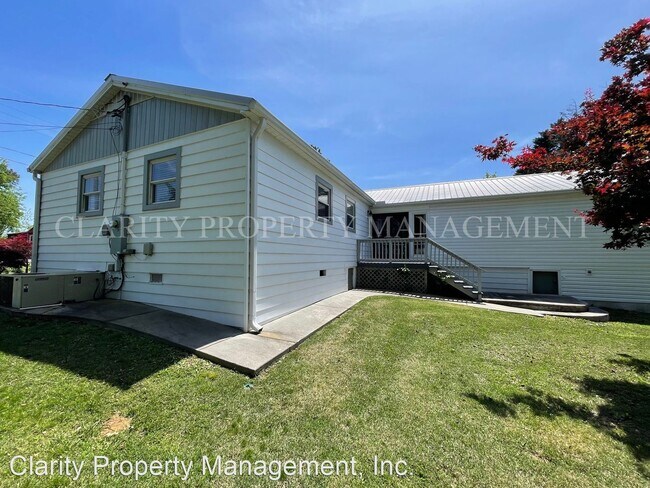 Building Photo - 3 br, 2 bath House - 4133 Highway Dr.