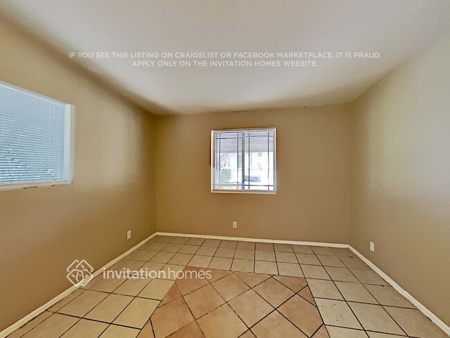 Building Photo - 2831 E Osborn Rd