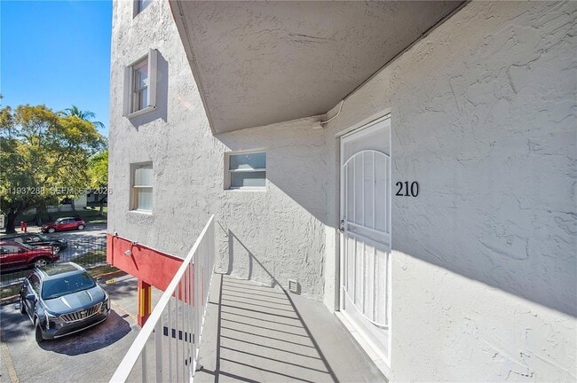 Photo - 1750 W 46th St Apartment