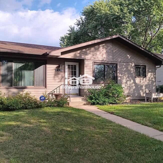 Foto del edificio - 1426 24th Ave N