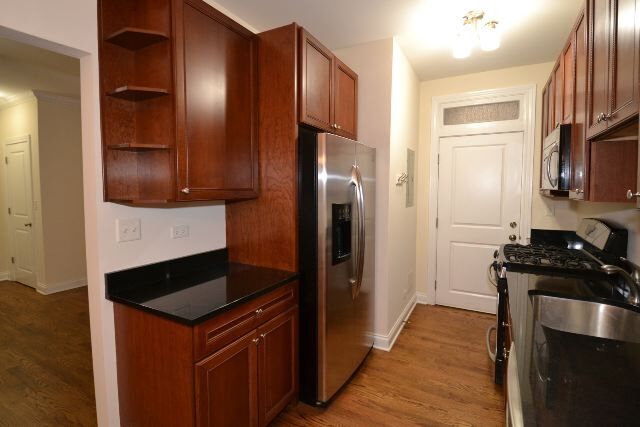 Building Photo - 747 W Addison St