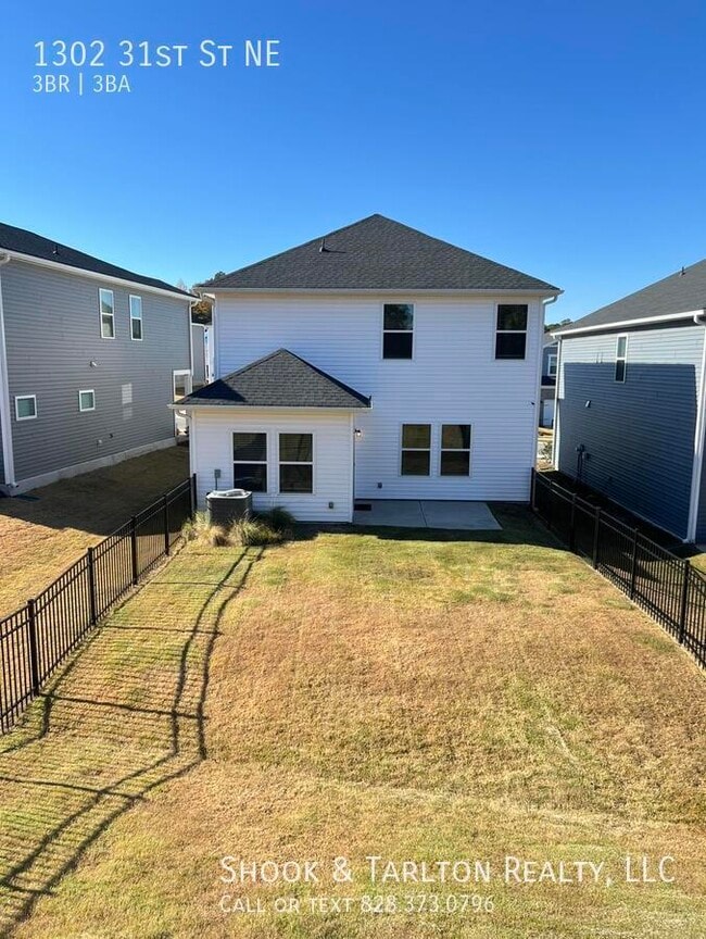 Photo - 1302 31st St NE House