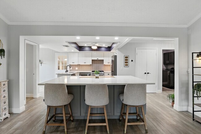 Foto del edificio - 122 SE Crestwood Cir