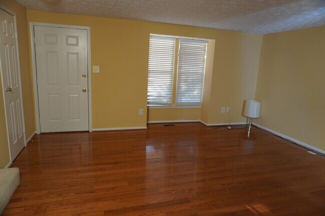Foto del edificio - 37 Trailwood Rd