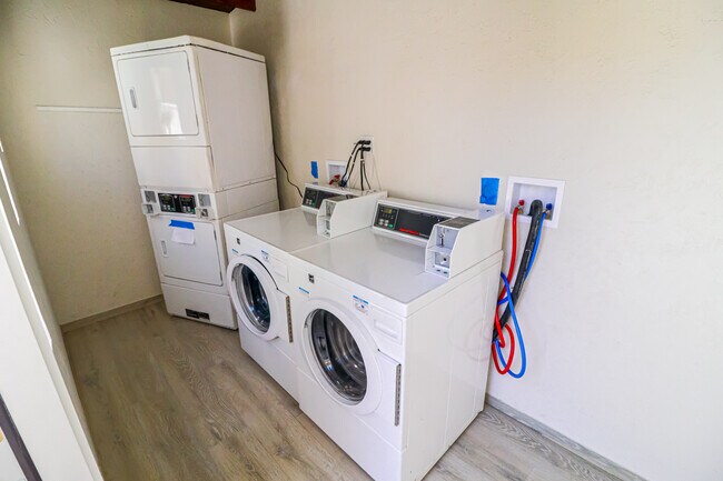 Foto del edificio - 1026 Myrtle Ave