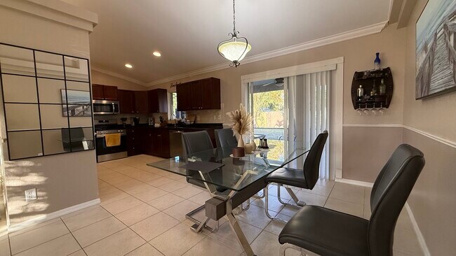 Foto del edificio - 3647 SW Ballweg St