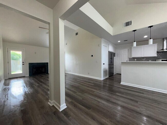 Building Photo - 5807 Teri Rd