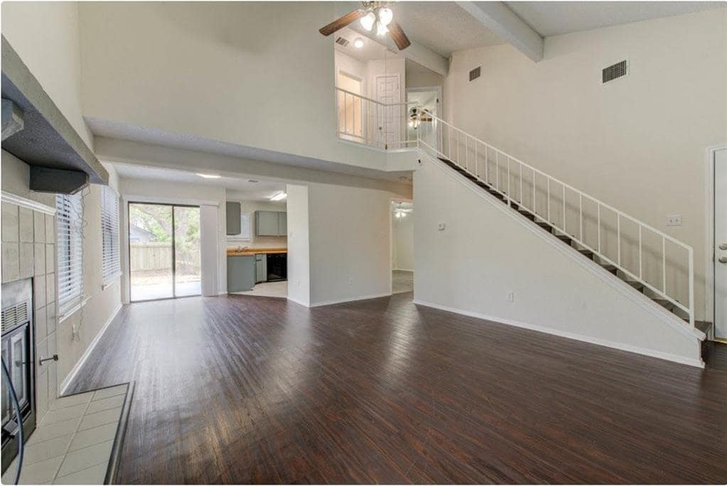 Primary Photo - 14500 Donald Dr