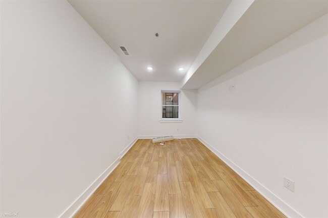 Building Photo - 3 br, 3 bath Triplex - 2554 FRANKFORD AVE ...
