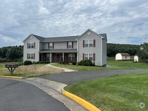 Building Photo - 210 Weeping Willow Ln