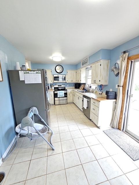 Foto del edificio - 774 S Main St