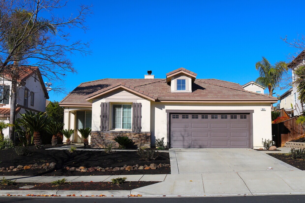 Foto principal - Beautiful Single Story 4 Bedroom in Shadow...