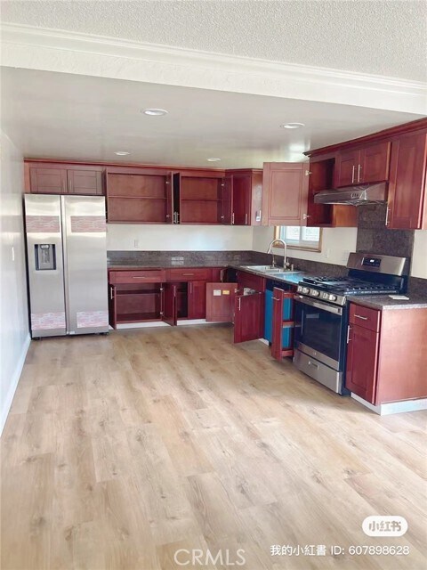 Foto del edificio - 6540 Oak Ave