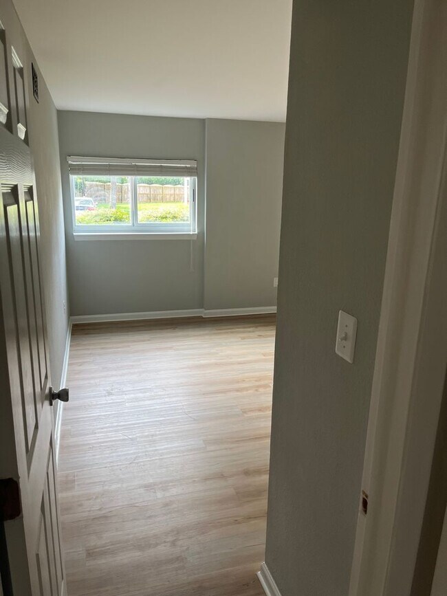 Building Photo - Charming 2BR Townhome in Virginia Beach
