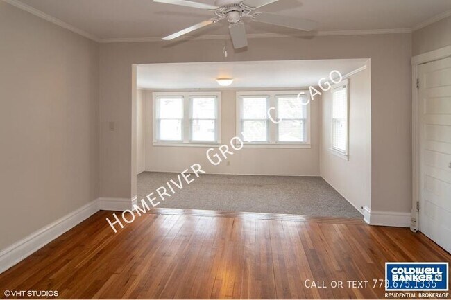 Building Photo - Charming Oak Park Home