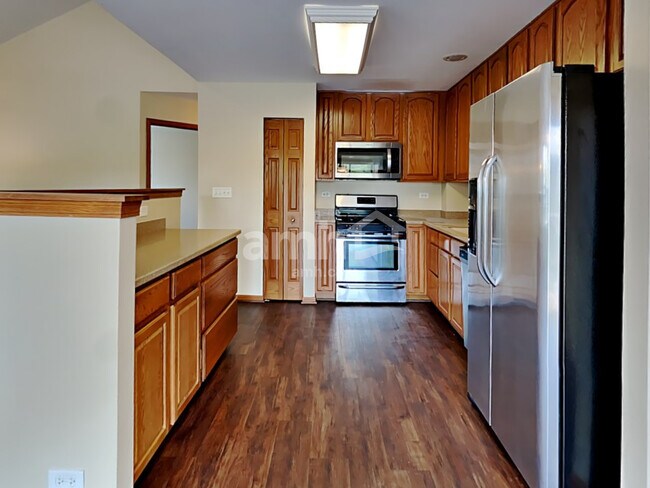 Foto del edificio - 617 Lincoln Station Dr