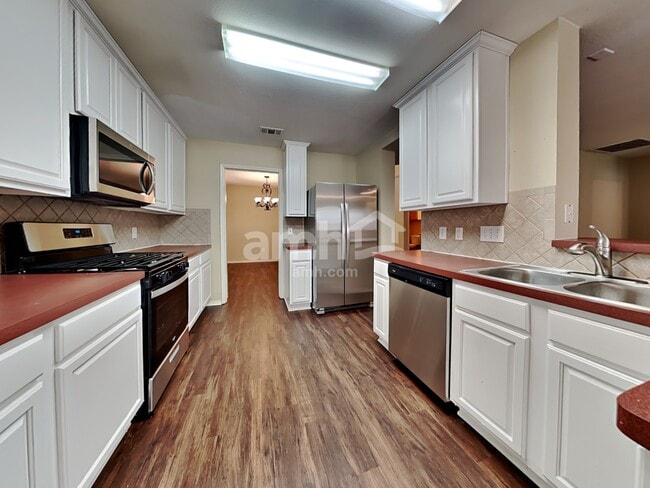 Building Photo - 409 Westmere Ct