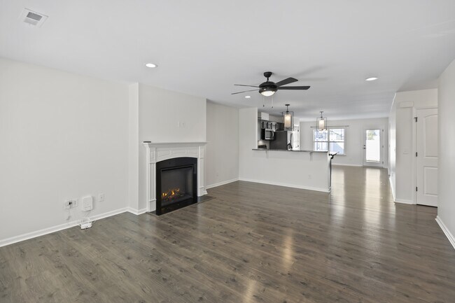 Foto del edificio - 704 Jade Ln