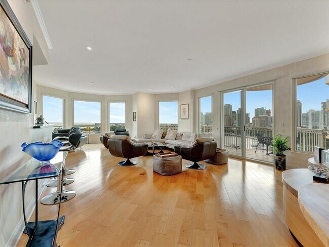 Foto del edificio - 555 5th Ave NE