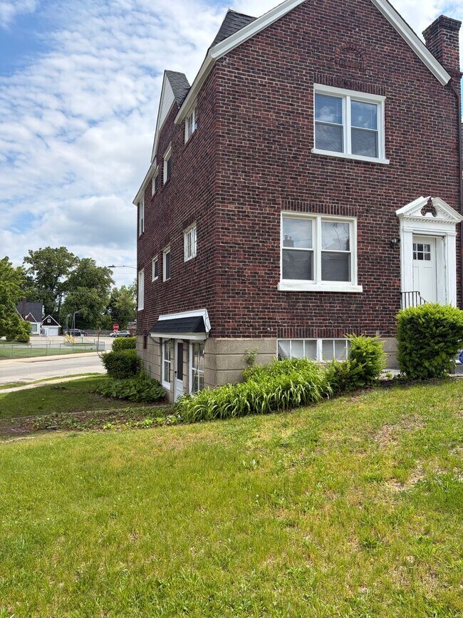 Photo - 7925 Cedarbrook Ave Apartment