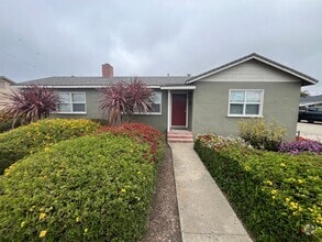 Building Photo - 323 Tognazzini Ave