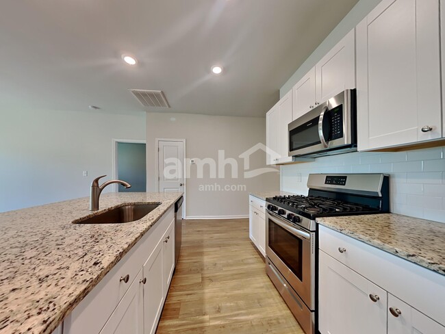 Foto del edificio - 306 Squire Pope Rd