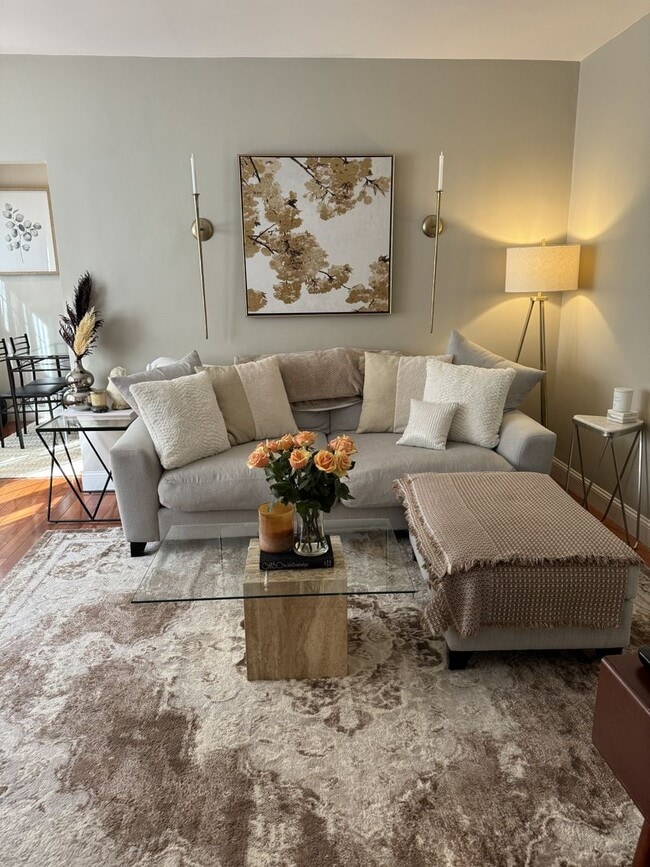 Foto del edificio - Check out this 1 bed in Fenway