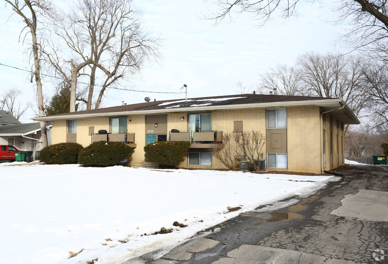 Primary Photo - 1711 NW 85th St