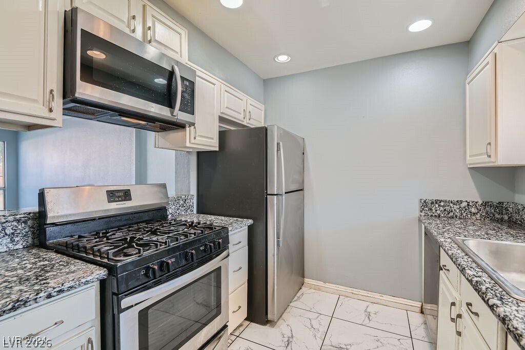 Building Photo - 6446 Ironbark Ln
