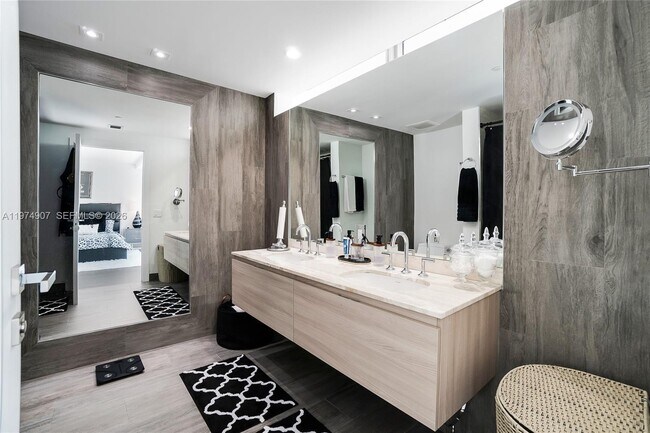 Foto del edificio - 2900 NE 7th Ave