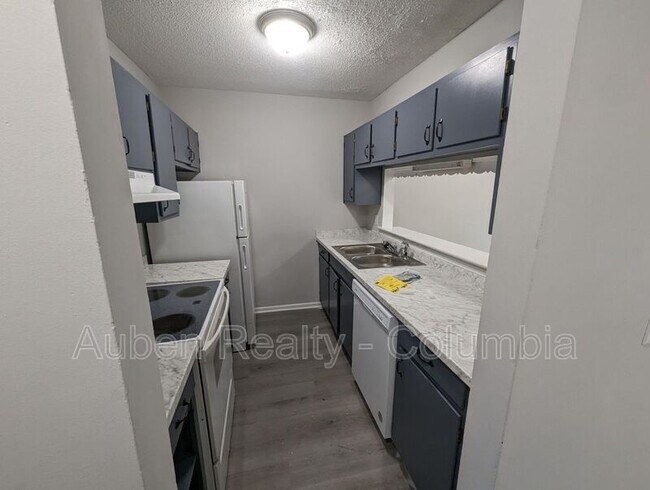 Building Photo - 116 Springwoods Lake Point