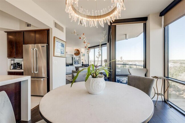 Building Photo - 1111 Bering Dr