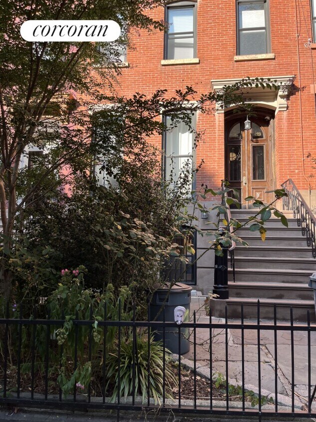 Primary Photo - 423 7th St