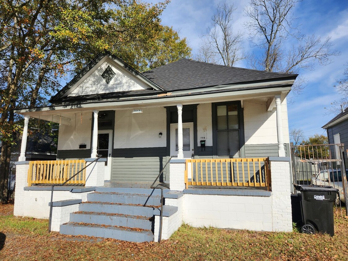 Primary Photo - Midtown Duplex