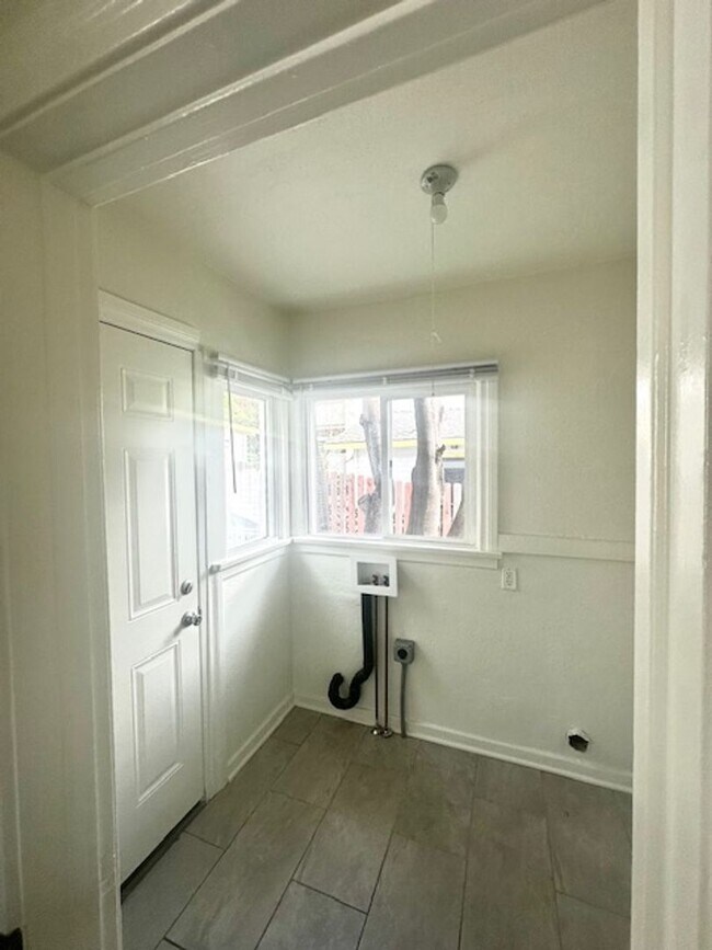 Foto del edificio - Super Charming Cottage, downtown Ventura