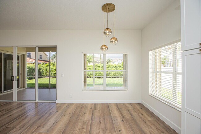 Building Photo - 10881 La Salinas Cir